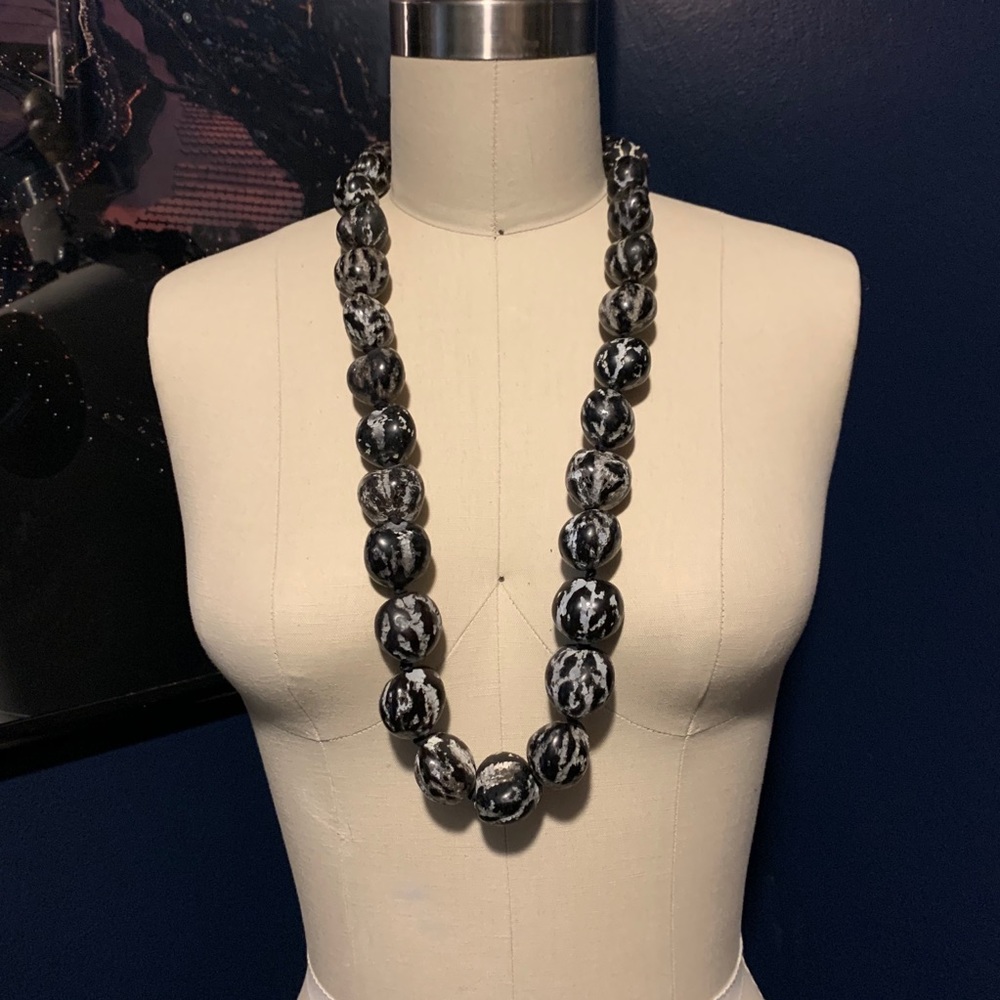 Black & White Necklace